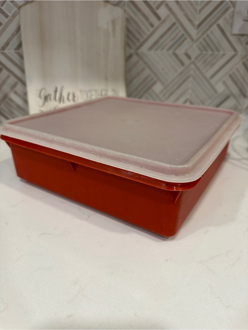 Vintage Tupperware Snack-Stor #514-19 Paprika 9x9 Storage Container w/ Lid.
